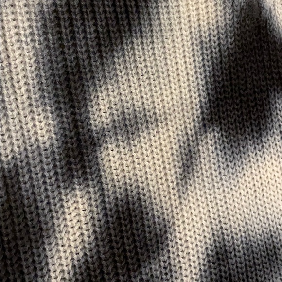 NWOT V-neck navy tie dye sweater size M - Picture 7 of 11